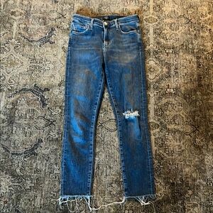 Citizens Of Humanity Sz 25 Rocket Mid Rise Skinny Jeans with Frayed Hem Details
